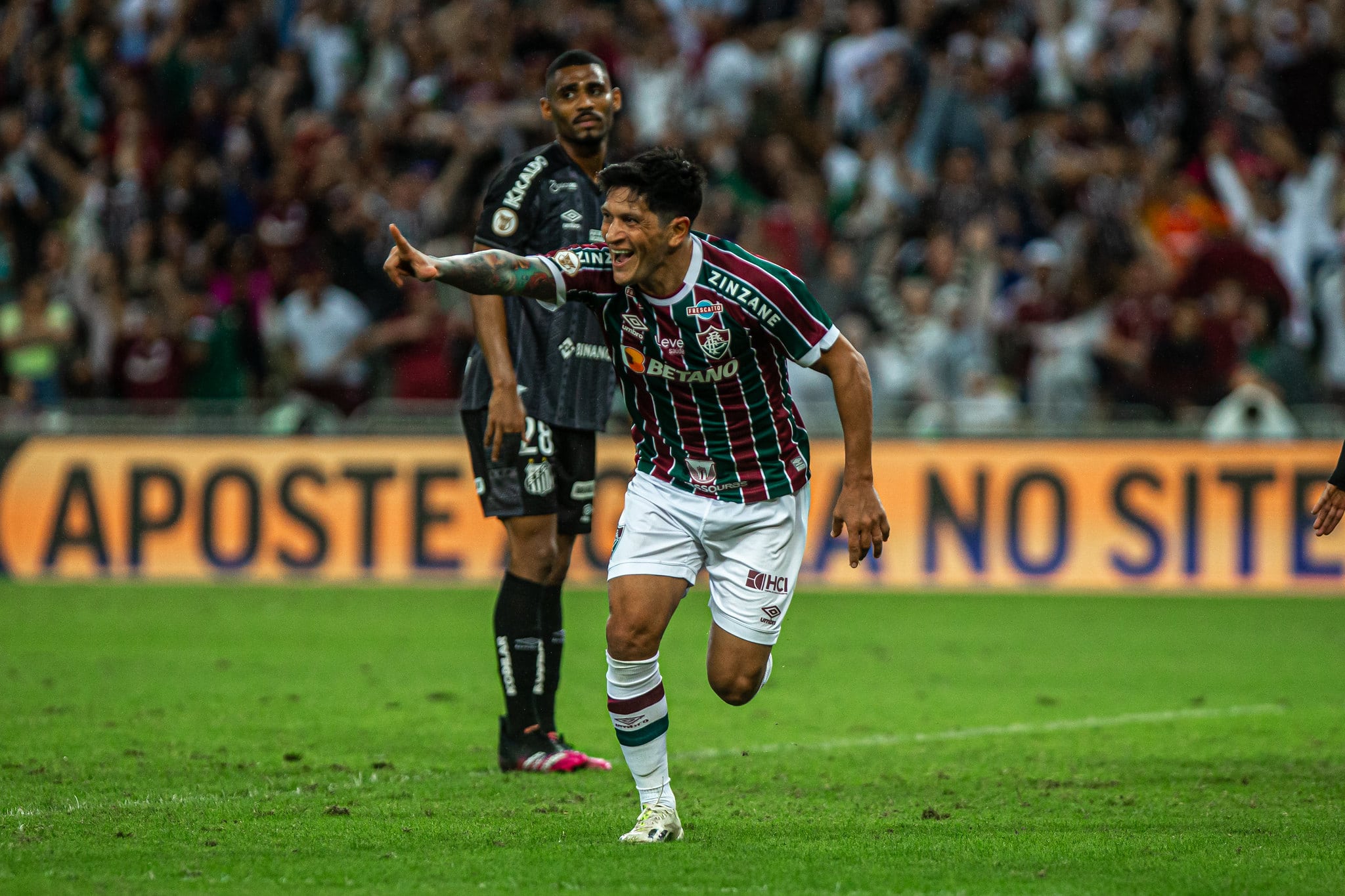 Na primeira oportunidade, Germ&aacute;n Cano decide e Fluminense vence o Santos