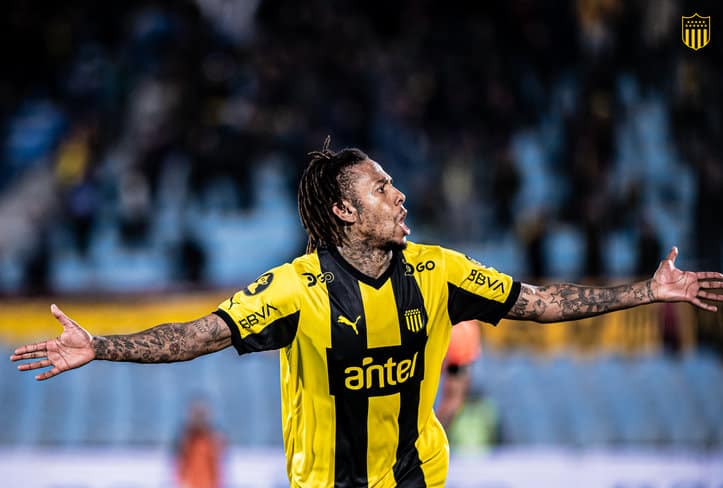 Vasco j&aacute; tem nome gringo na mira para substituir Pedro Raul