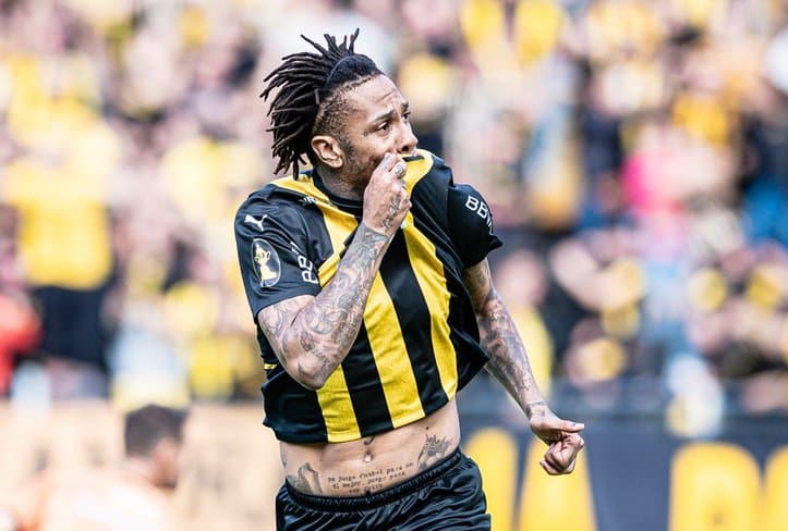 Vasco avan&ccedil;a por Abel Hern&aacute;ndez e busca alternativas no mercado sul-americano