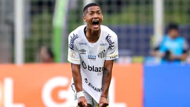 Chelsea anuncia contrata&ccedil;&atilde;o de &Acirc;ngelo, que se despede do Santos