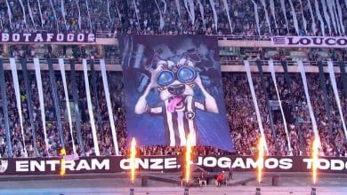 Biriba de olho na ta&ccedil;a &eacute; o s&iacute;mbolo do clima que explica esse Botafogo