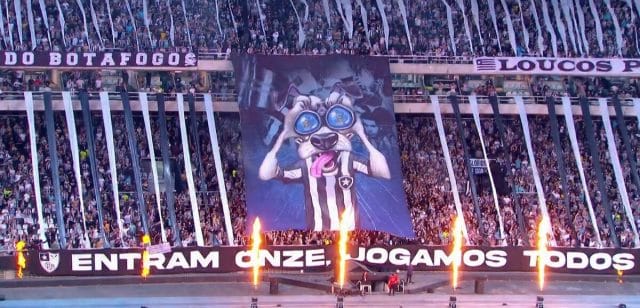 Biriba de olho na ta&ccedil;a &eacute; o s&iacute;mbolo do clima que explica esse Botafogo