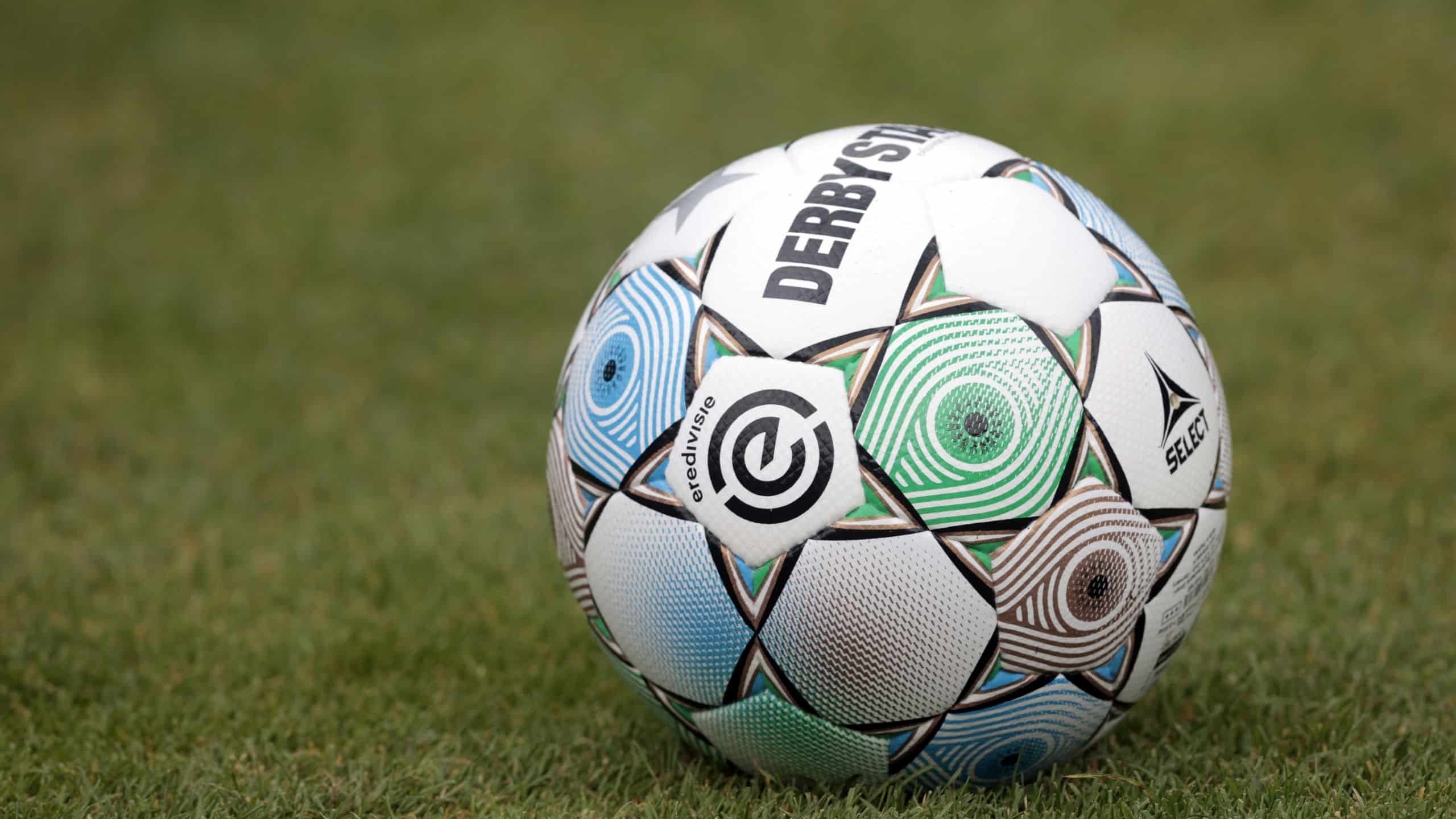 Quique da bola, les&otilde;es e at&eacute; c&acirc;ncer: Holanda veta gramados sint&eacute;ticos