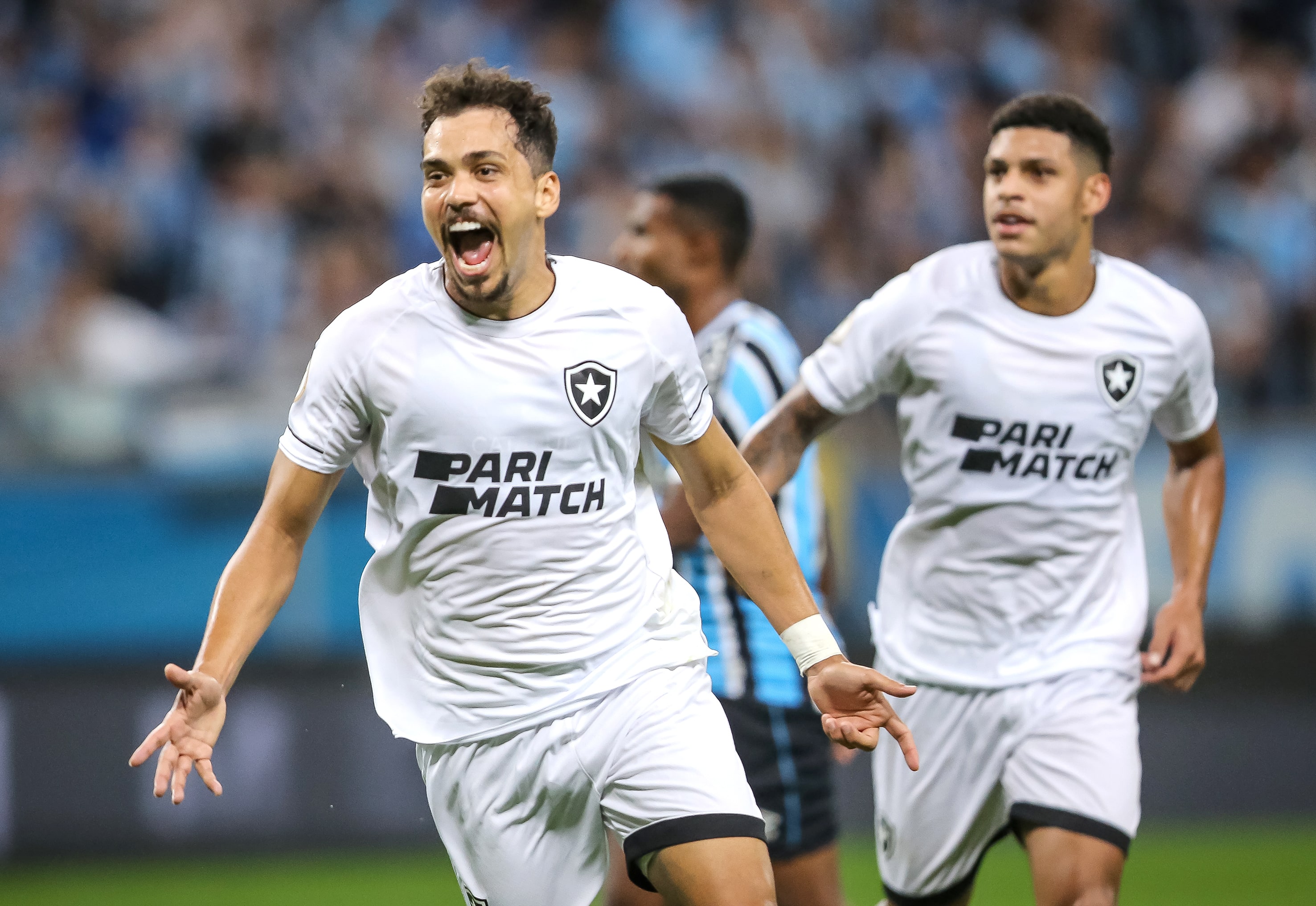 Perri segura Su&aacute;rez, Botafogo vence o Gr&ecirc;mio e abre vantagem hist&oacute;rica