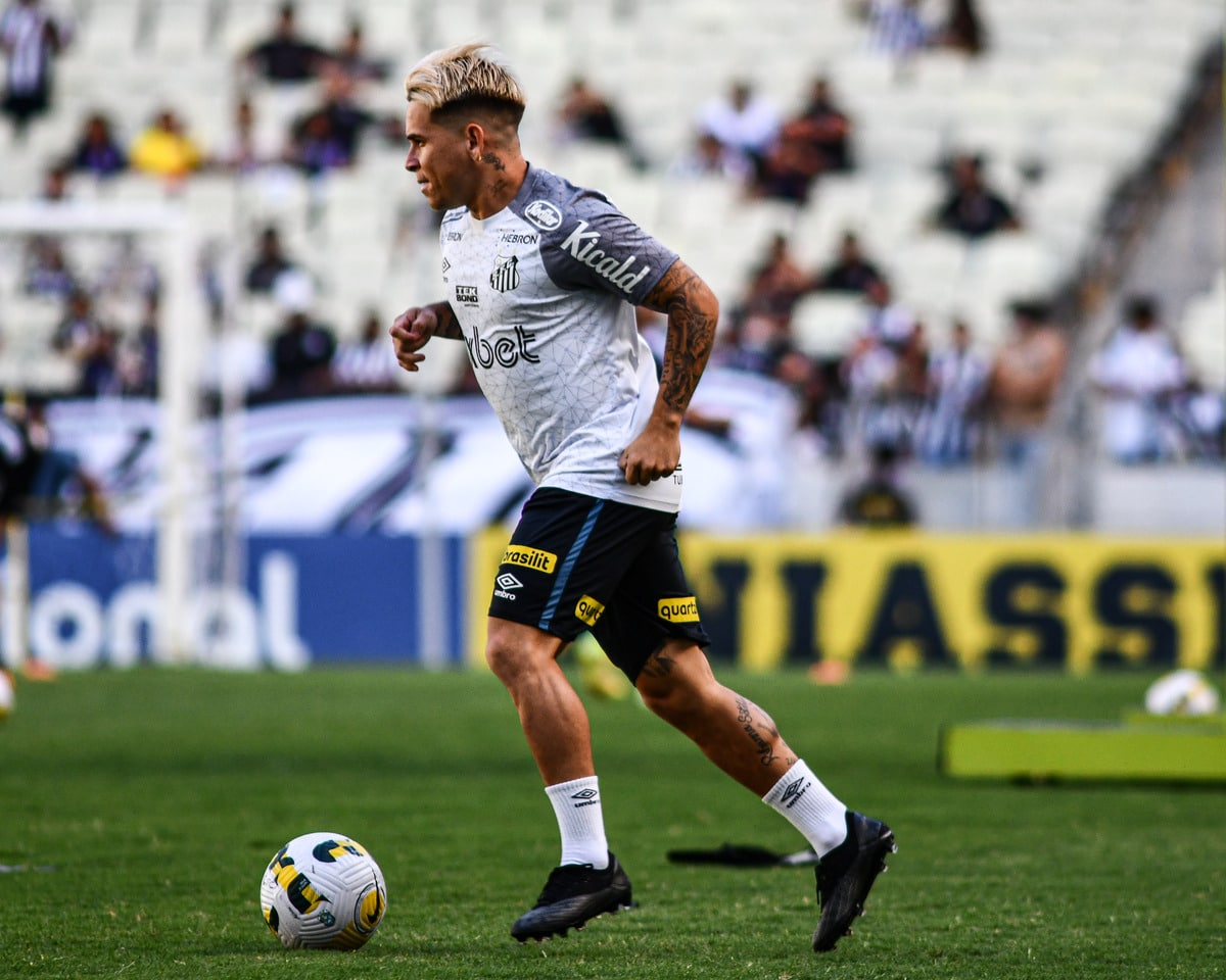 Soteldo, afastado do Santos, &eacute; procurado para jogar na S&eacute;rie B