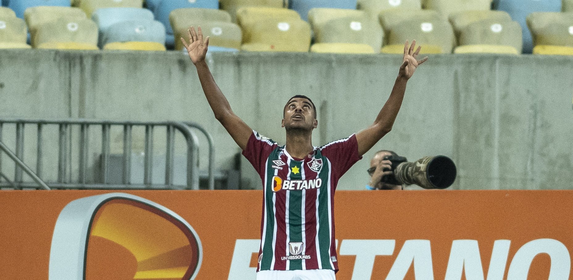 Copa do Mundo, dores e janela: por que Alan e Fluminense negociam rescis&atilde;o