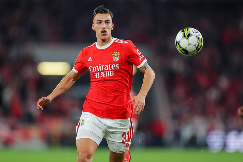 Genoa, da 777, mostra apetite no mercado e busca alternativas para o elenco