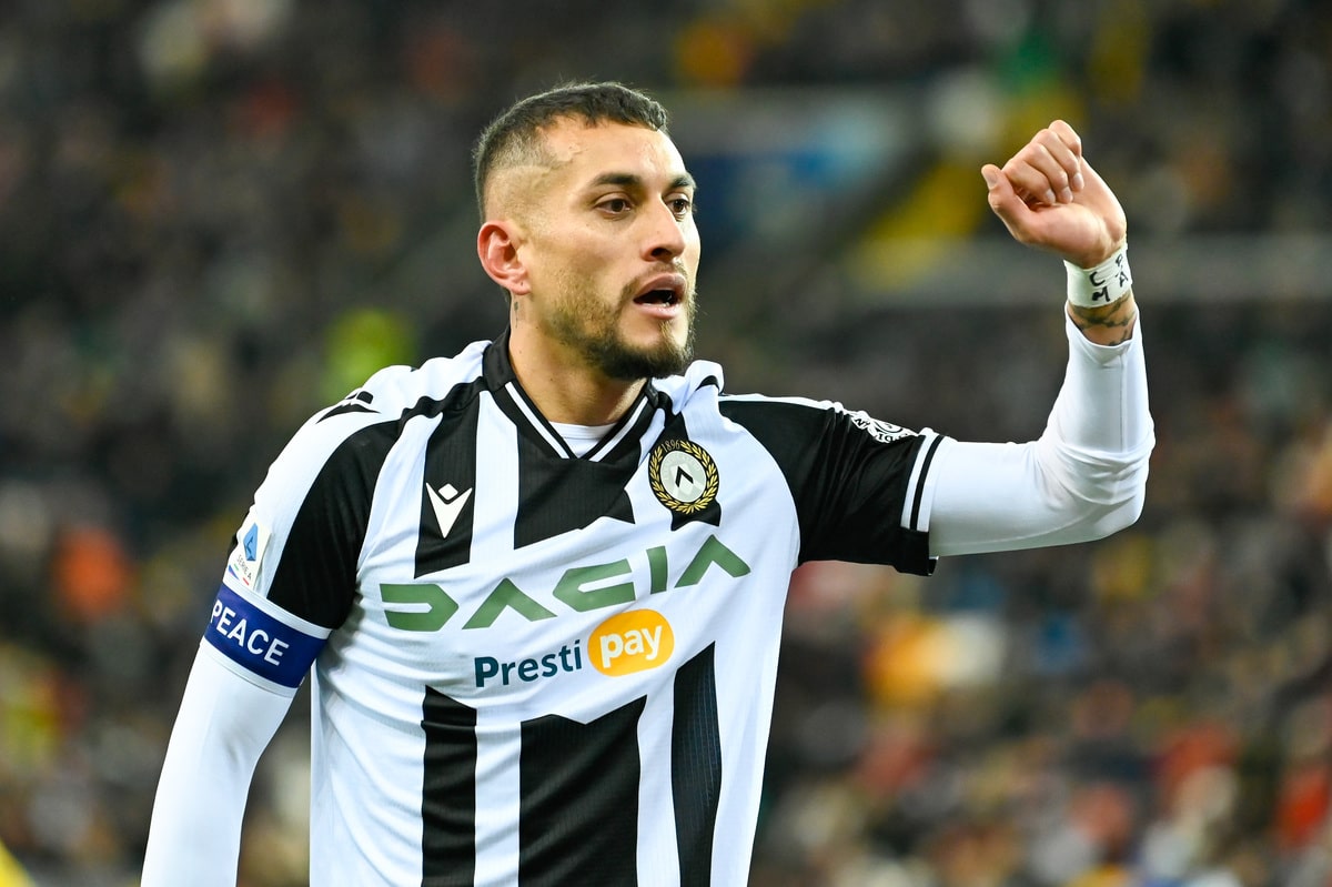 Santos define Pereyra e Bruno Henrique como metas no mercado