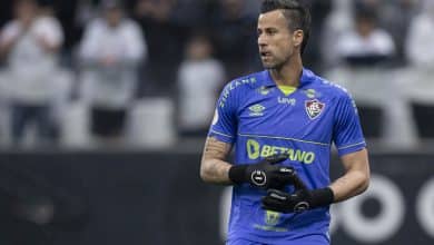 F&aacute;bio negocia renova&ccedil;&atilde;o no Fluminense mesmo com sondagem do Cruzeiro