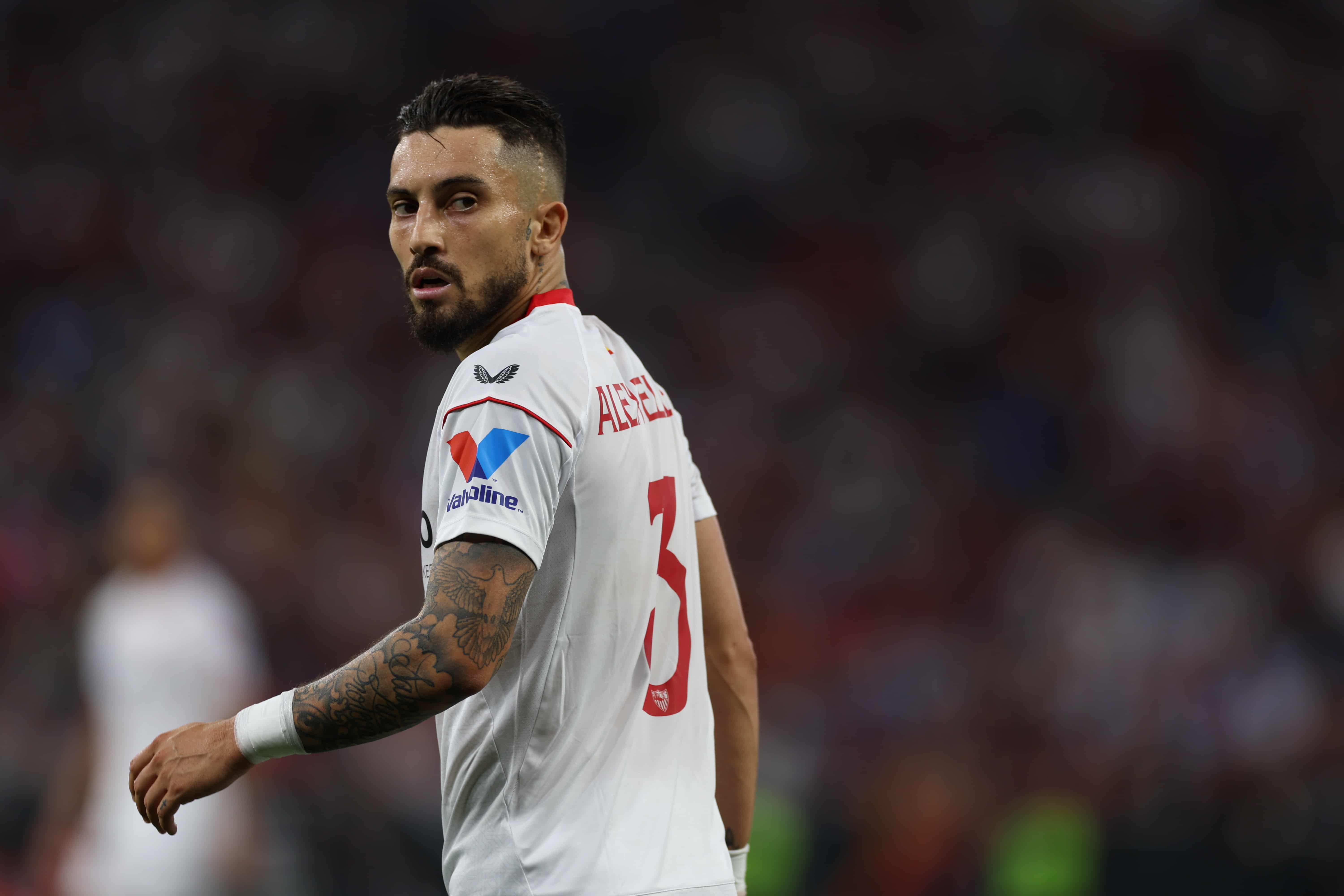 Alex Telles ser&aacute; mais um a surfar onda &aacute;rabe e jogar&aacute; no Al-Nassr de CR7