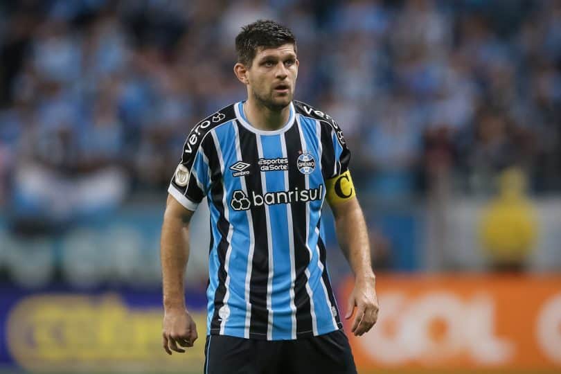 Grêmio informa lesão em Kannemann e renovação de contrato com volante