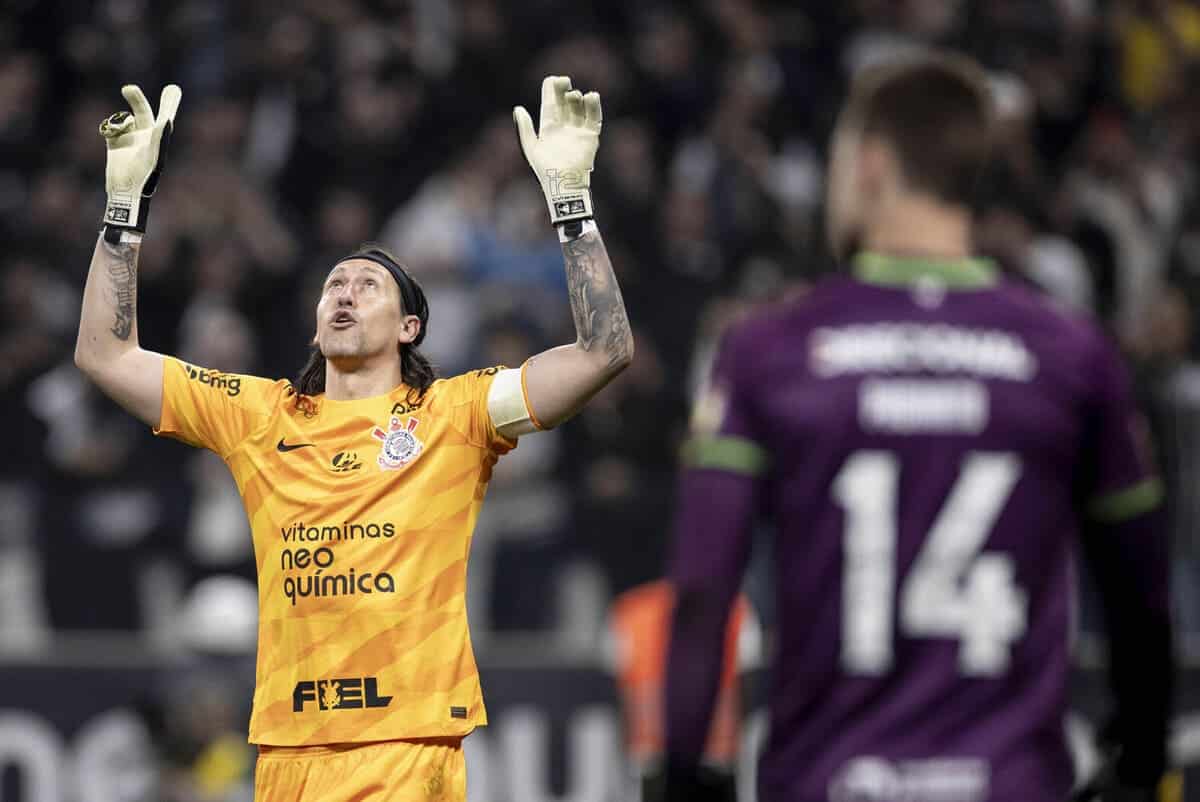 Corinthians est&aacute; na semi da Copa do Brasil e precisa agradecer C&aacute;ssio (de novo)