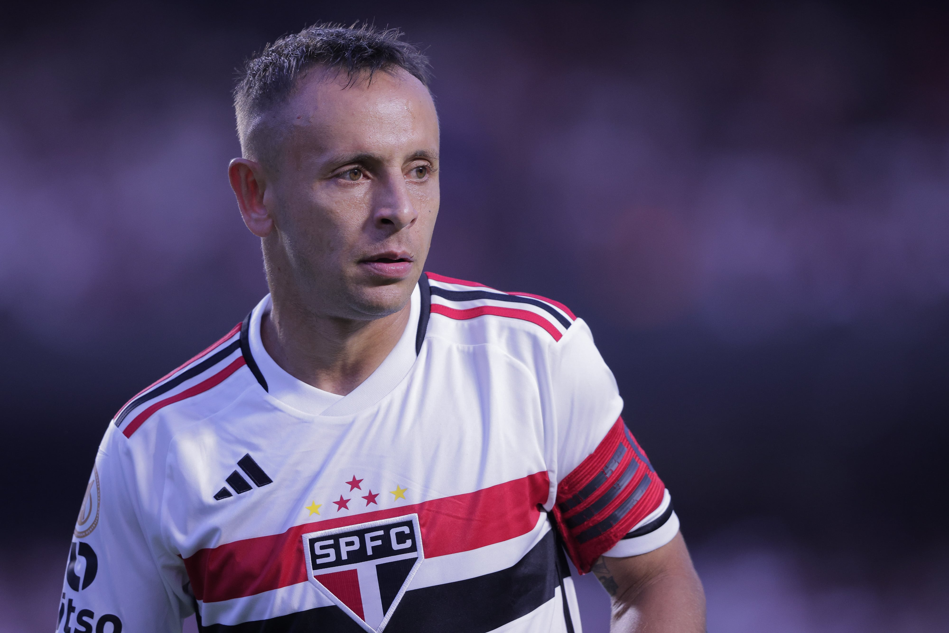 Rafinha vai para evento do Bayern e desfalca o S&atilde;o Paulo antes do cl&aacute;ssico