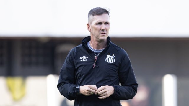 Santos tenta reagir no projeto e no conceito de orgulho de Paulo Turra