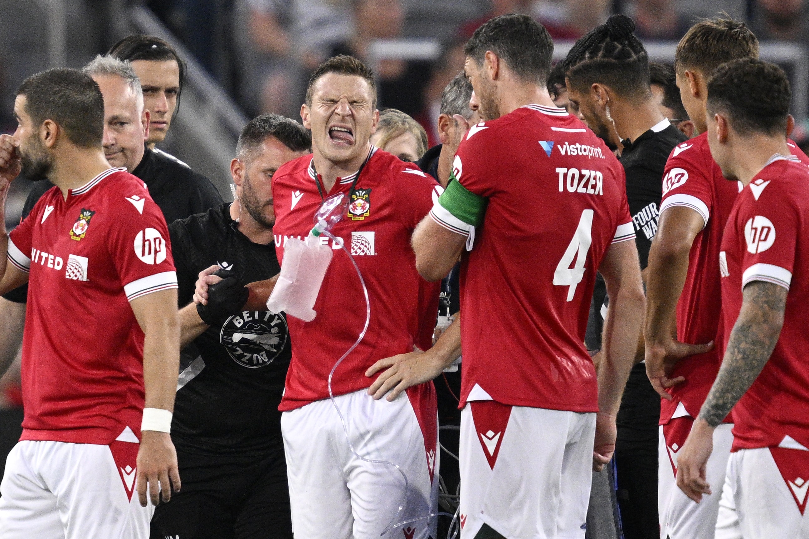 Wrexham passa por grande susto e vit&oacute;ria sobre Manchester United fica em 2&ordm; plano