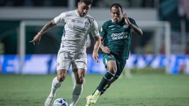 Gr&ecirc;mio demora para engrenar, mas busca empate com o Goi&aacute;s nos acr&eacute;scimos