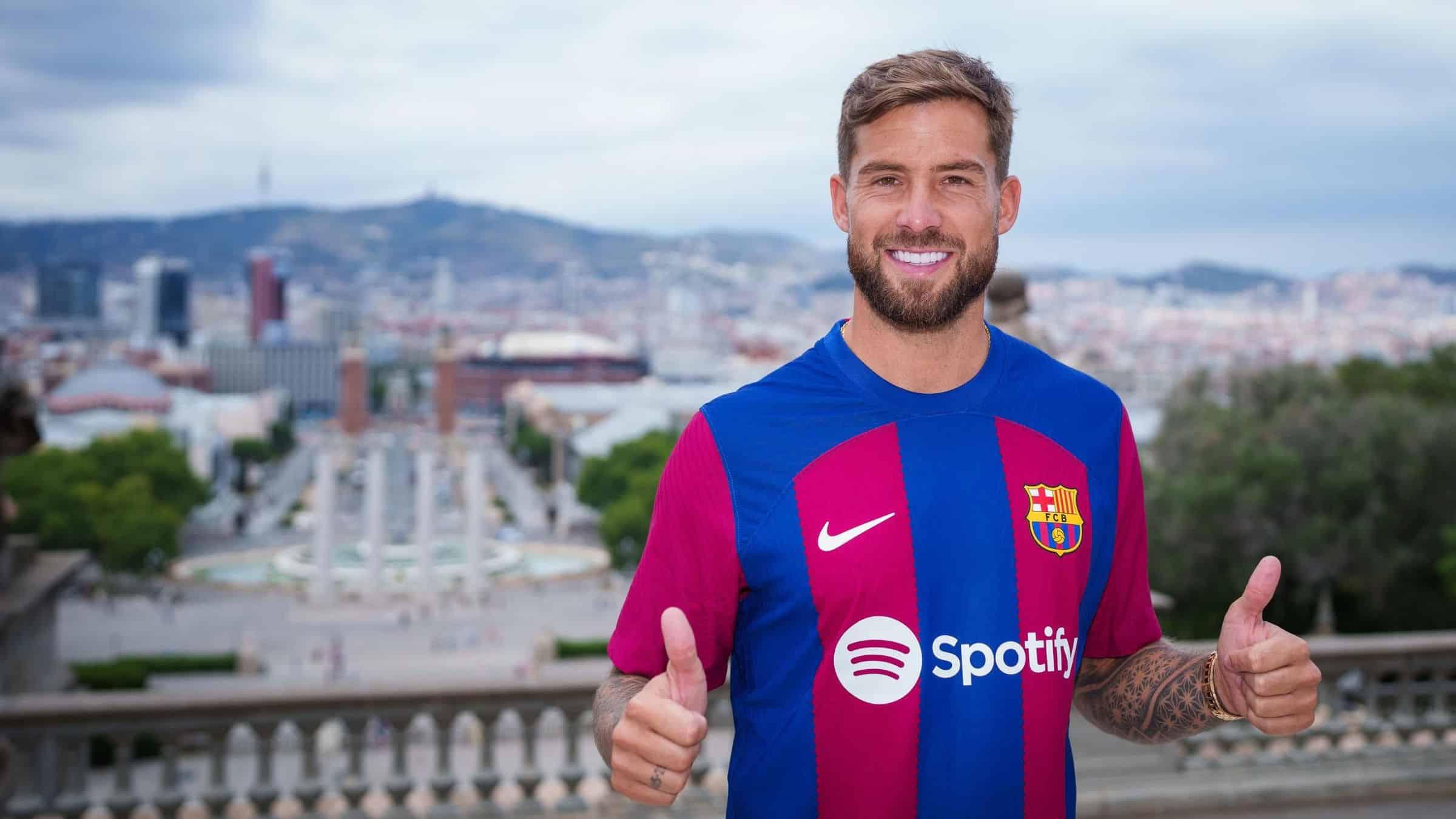 I&ntilde;igo Mart&iacute;nez no Barcelona: zagueiro de constru&ccedil;&atilde;o atr&aacute;s e bom jogo a&eacute;reo
