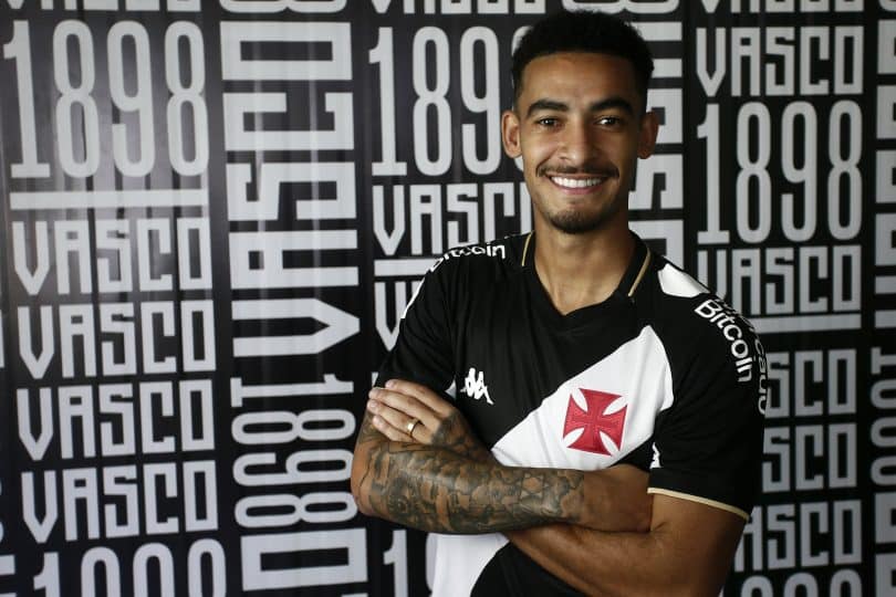 Vasco anuncia lateral Jefferson e, enfim, tem reserva para Lucas Piton