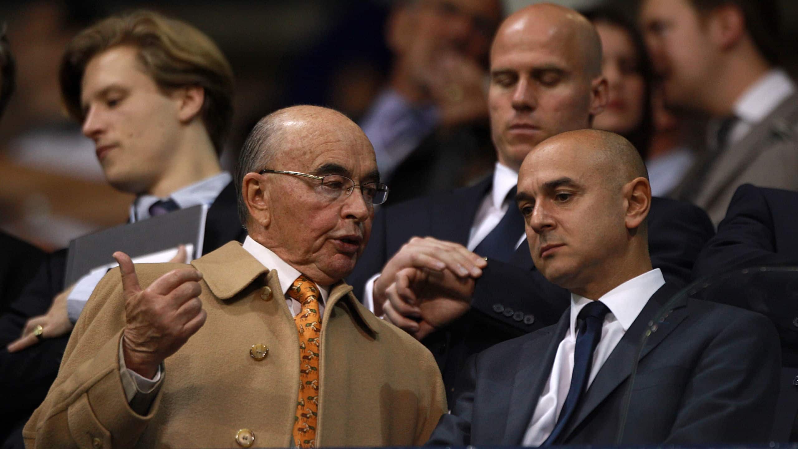 Dono do Tottenham &eacute; acusado de insider trading: o que significa para o clube