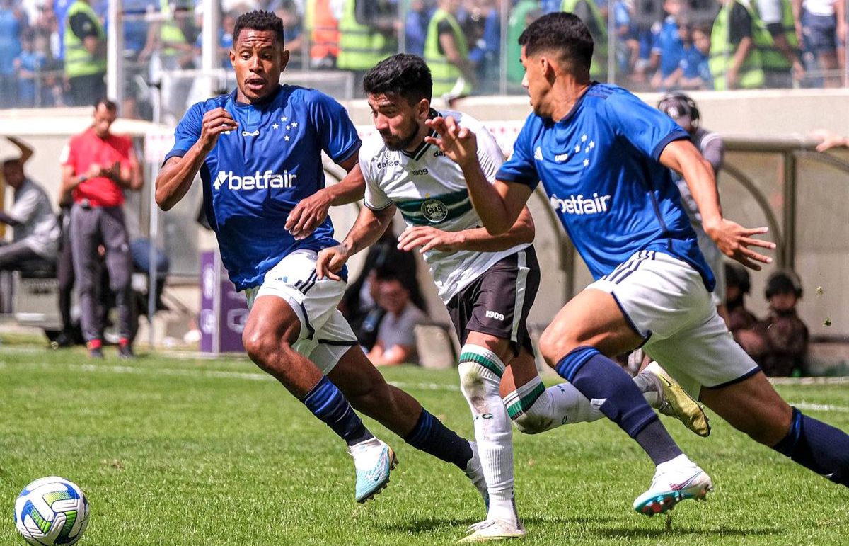 Cruzeiro perde mais uma chance de subir na tabela; s&oacute; restou aplaudir Edu