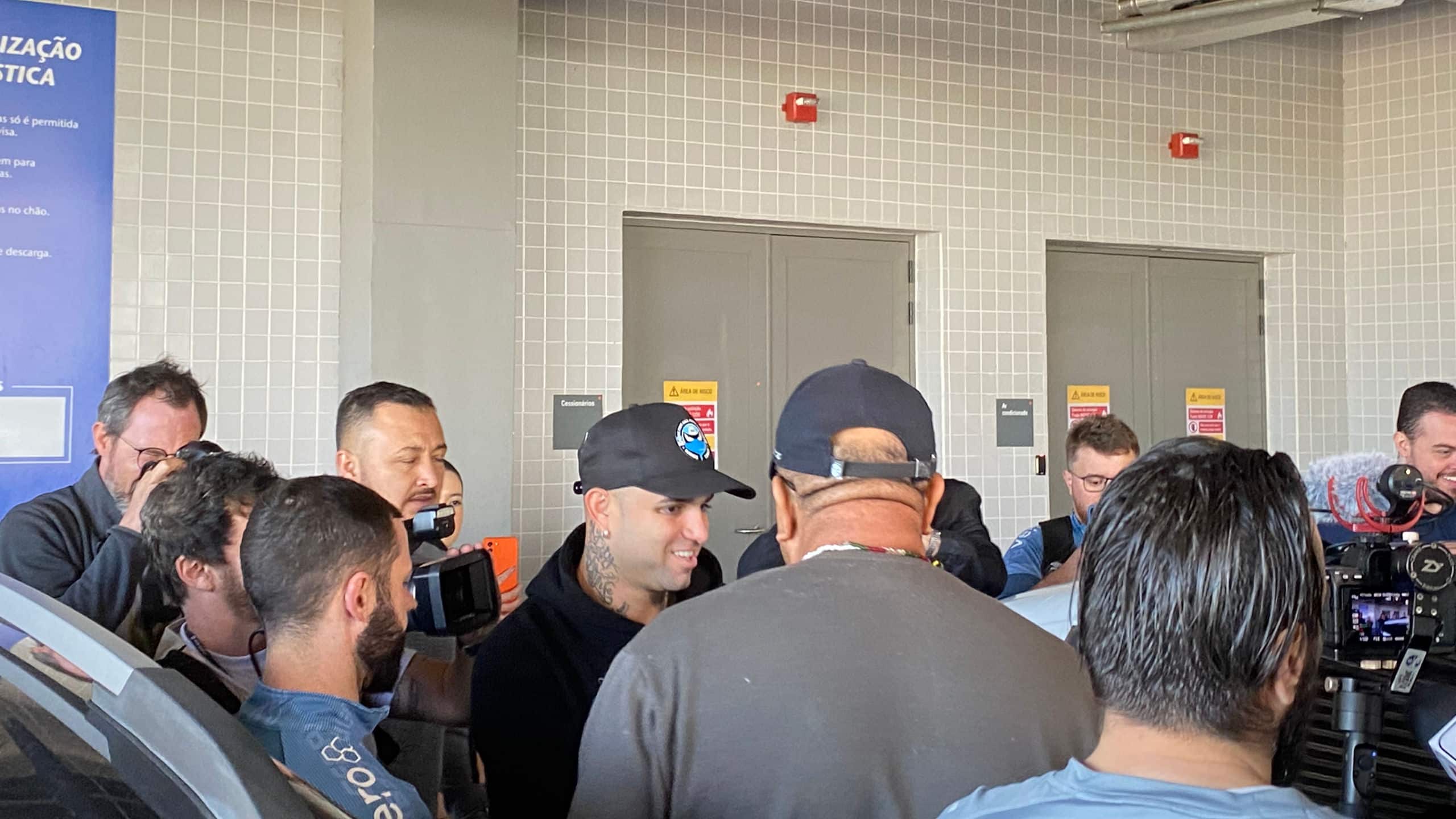 Luan chega ao Gr&ecirc;mio como aposta de Renato e com carinho de torcedores