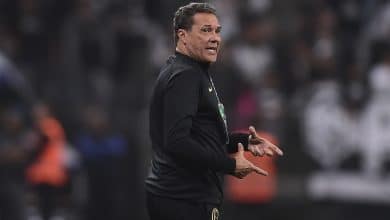 Luxemburgo &lsquo;salva&rsquo; garoto do Corinthians em momento de paiz&atilde;o na entrevista