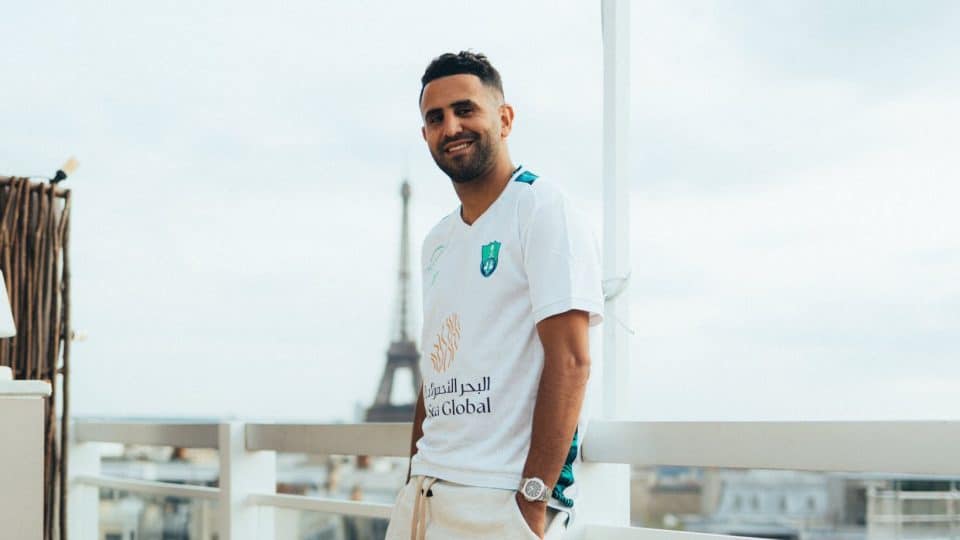 Mahrez no Al Ahli reforça a liga em campo e na união árabe vista na Copa