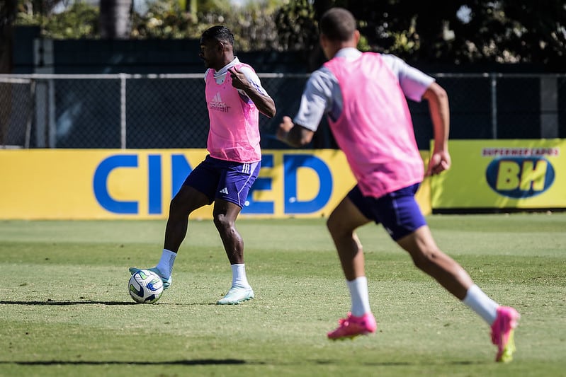 Nik&atilde;o, do Cruzeiro, em treinamento na Toca da Raposa II no &uacute;ltimo dia 13 de julho