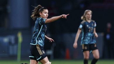 Oberdorf conta m&aacute;goas e experi&ecirc;ncias da inf&acirc;ncia jogando entre meninos