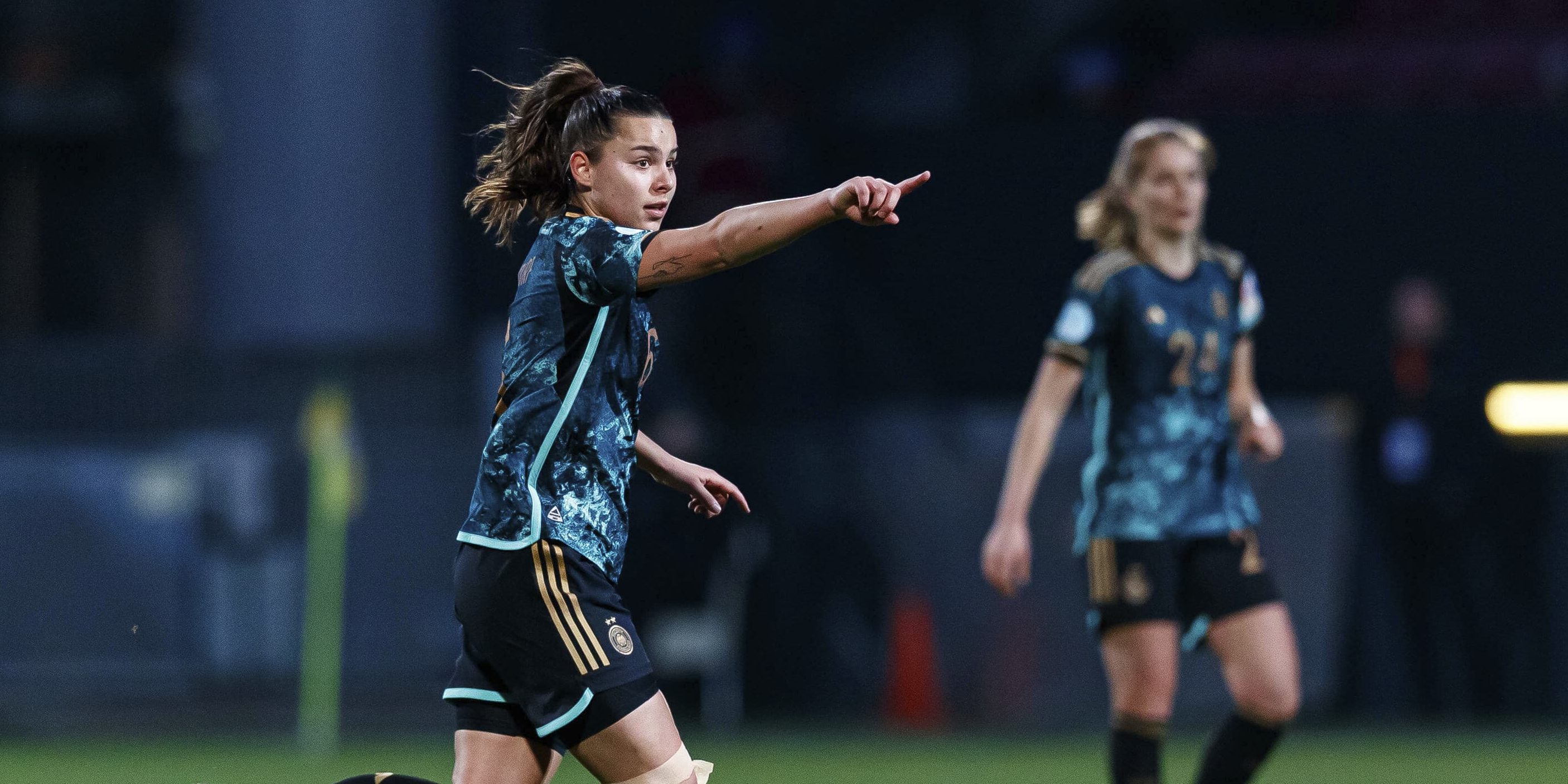 Oberdorf conta m&aacute;goas e experi&ecirc;ncias da inf&acirc;ncia jogando entre meninos