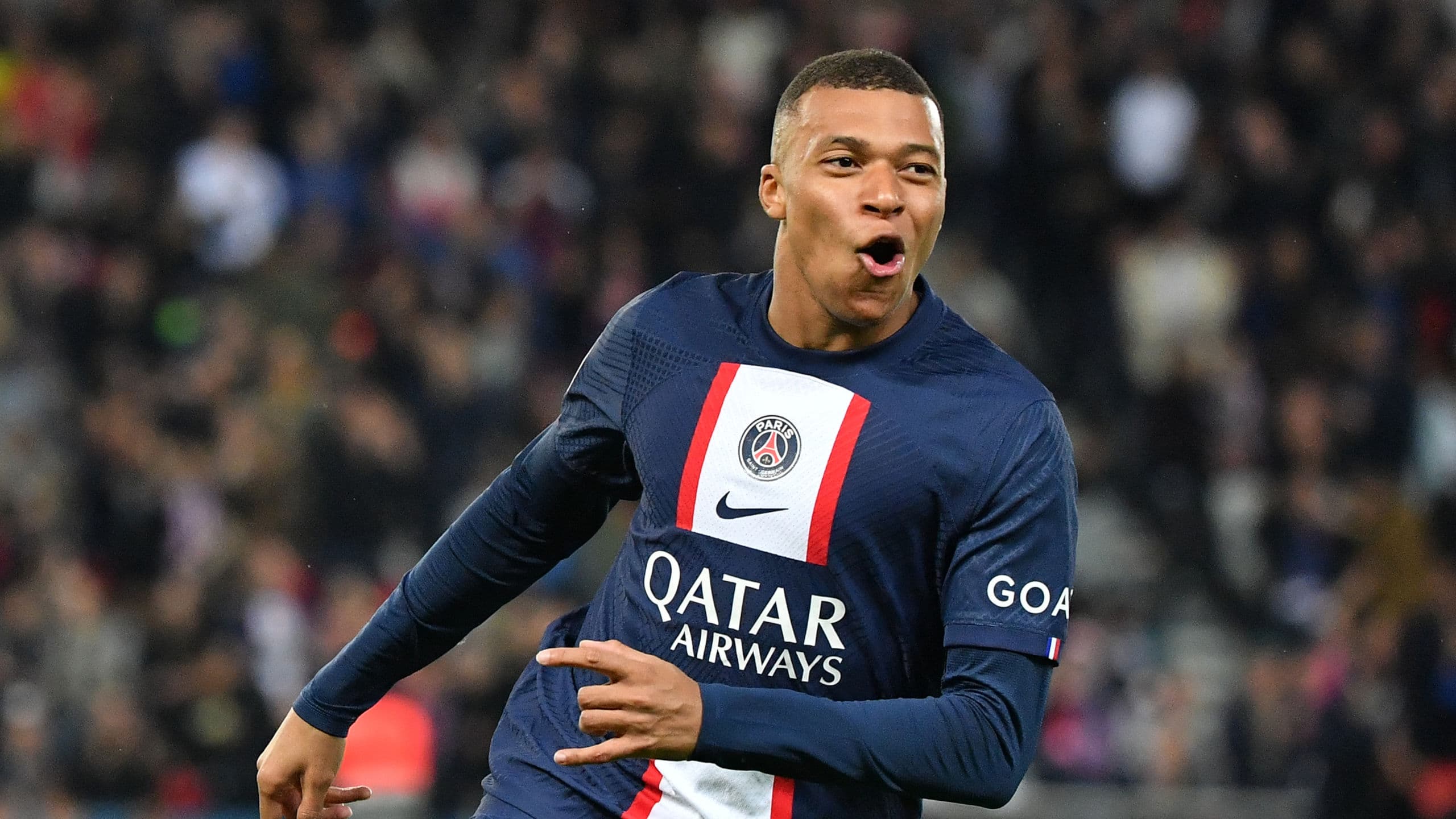 Mbapp&eacute; volta a treinar no PSG e encerra pol&ecirc;mica &ndash; mas s&oacute; por enquanto