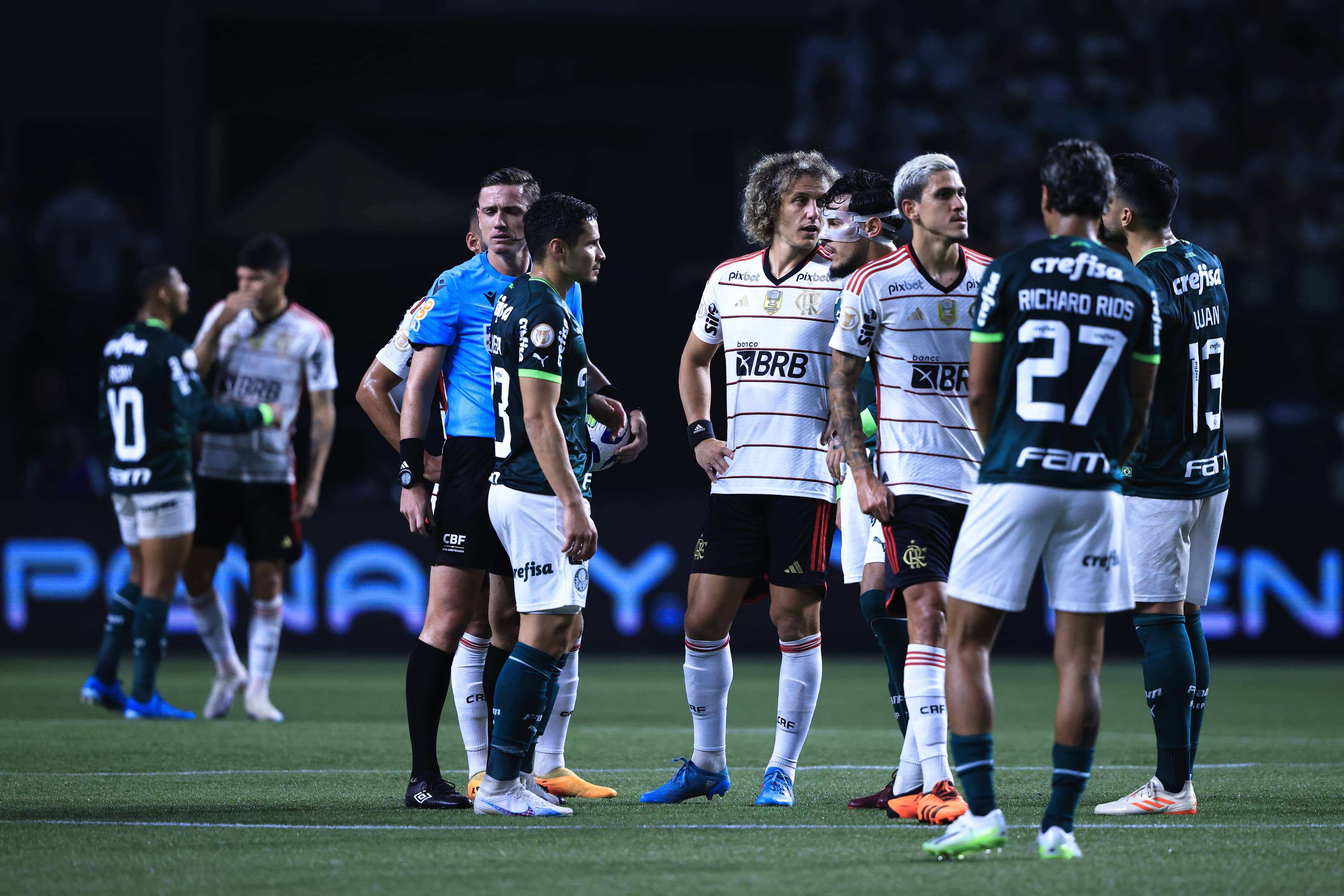 Jogadores de Palmeiras e Flamengo no Allianz Parque