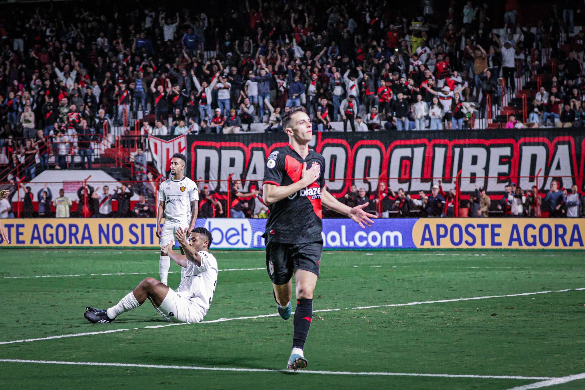 Cruzeiro tem interesse em Shaylon, mas Atl&eacute;tico-GO imp&otilde;e condi&ccedil;&atilde;o