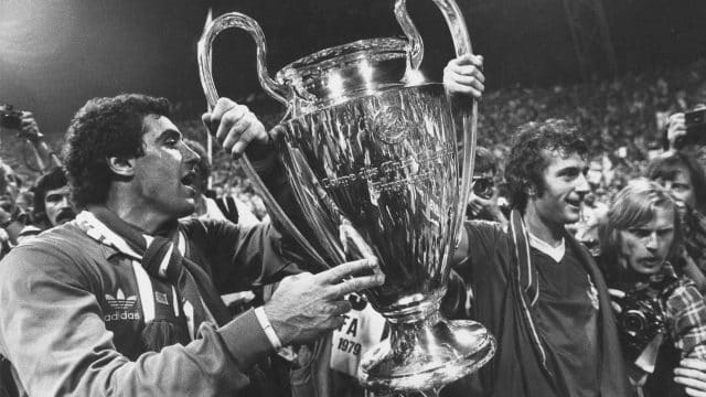 O adeus a Trevor Francis: o homem que deu uma Champions ao Nottingham Forest