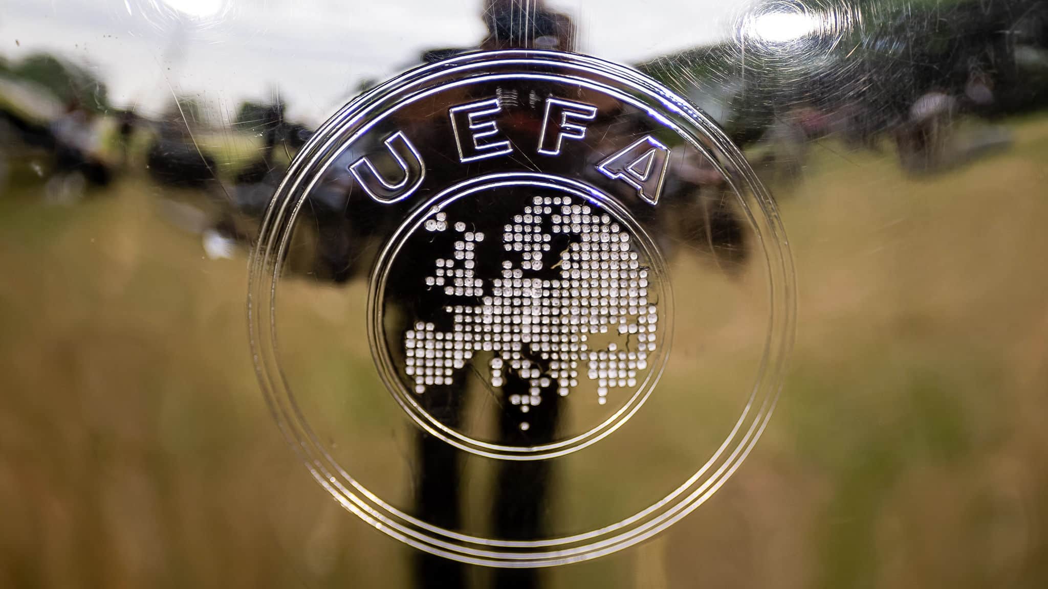 Uefa aprova clubes de mesmo dono em seus torneios na temporada 2023/24