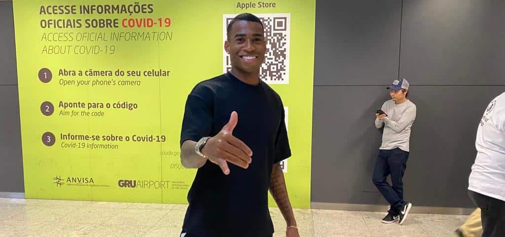 Jean Lucas chegou ao Brasil no final da tarde desta sexta-feira (14)