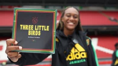 O Ajax lan&ccedil;ou um disco de vinil com Three Little Birds, hino de sua torcida