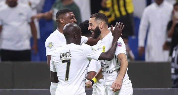 Benzema come&ccedil;ou a aprontar das suas no Al-Ittihad, com gola&ccedil;o e assist&ecirc;ncia