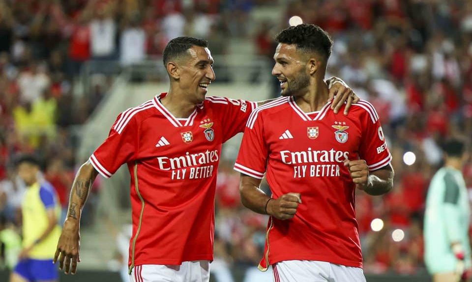 Di Mar&iacute;a d&aacute; show contra o Al-Nassr, com gola&ccedil;o e at&eacute; chap&eacute;u sobre CR7