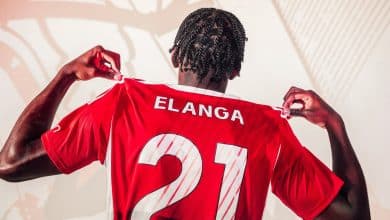 Ainda t&iacute;mido no mercado, Nottingham Forest leva revela&ccedil;&atilde;o do Manchester United