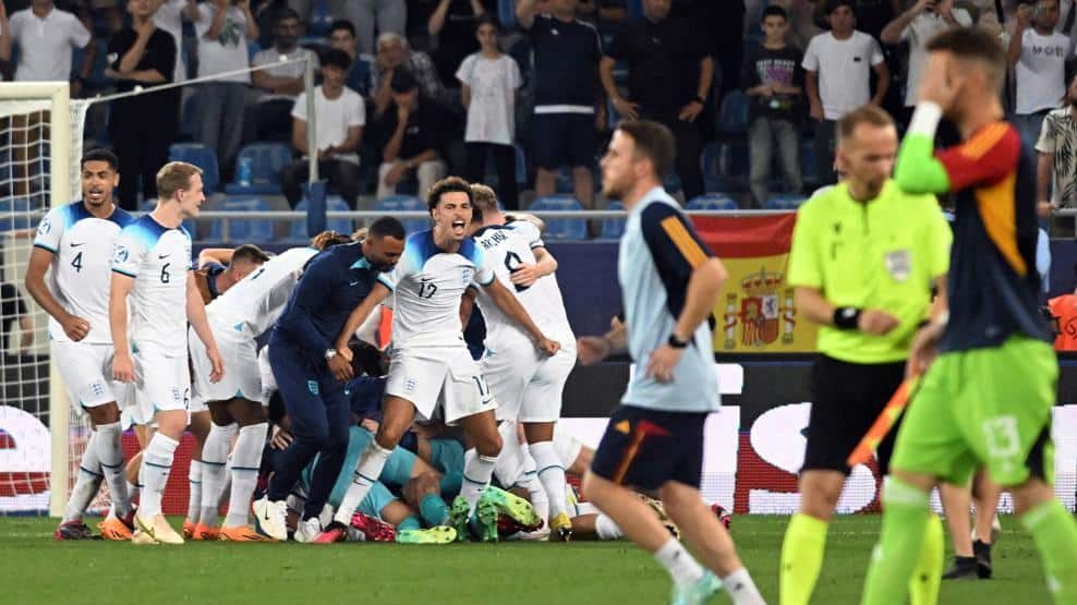 Final dram&aacute;tica consagra Inglaterra campe&atilde; impec&aacute;vel da Eurocopa Sub-21