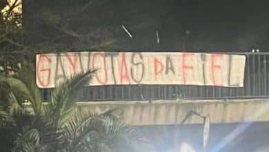 Opini&atilde;o: faixas da torcida do S&atilde;o Paulo provam que homofobia n&atilde;o tem lado