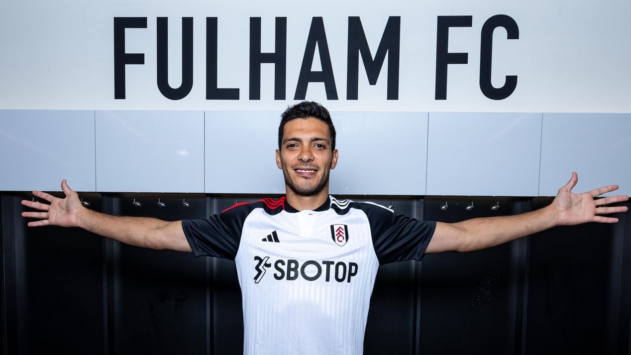 Ra&uacute;l Jim&eacute;nez tentar&aacute; recome&ccedil;ar no Fulham ap&oacute;s les&atilde;o que interrompeu seu auge