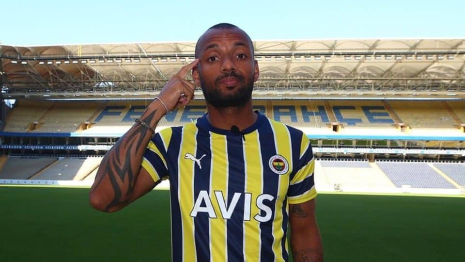 Grêmio anuncia encaminhamento das contratações de João Pedro e Rodrigo Ely