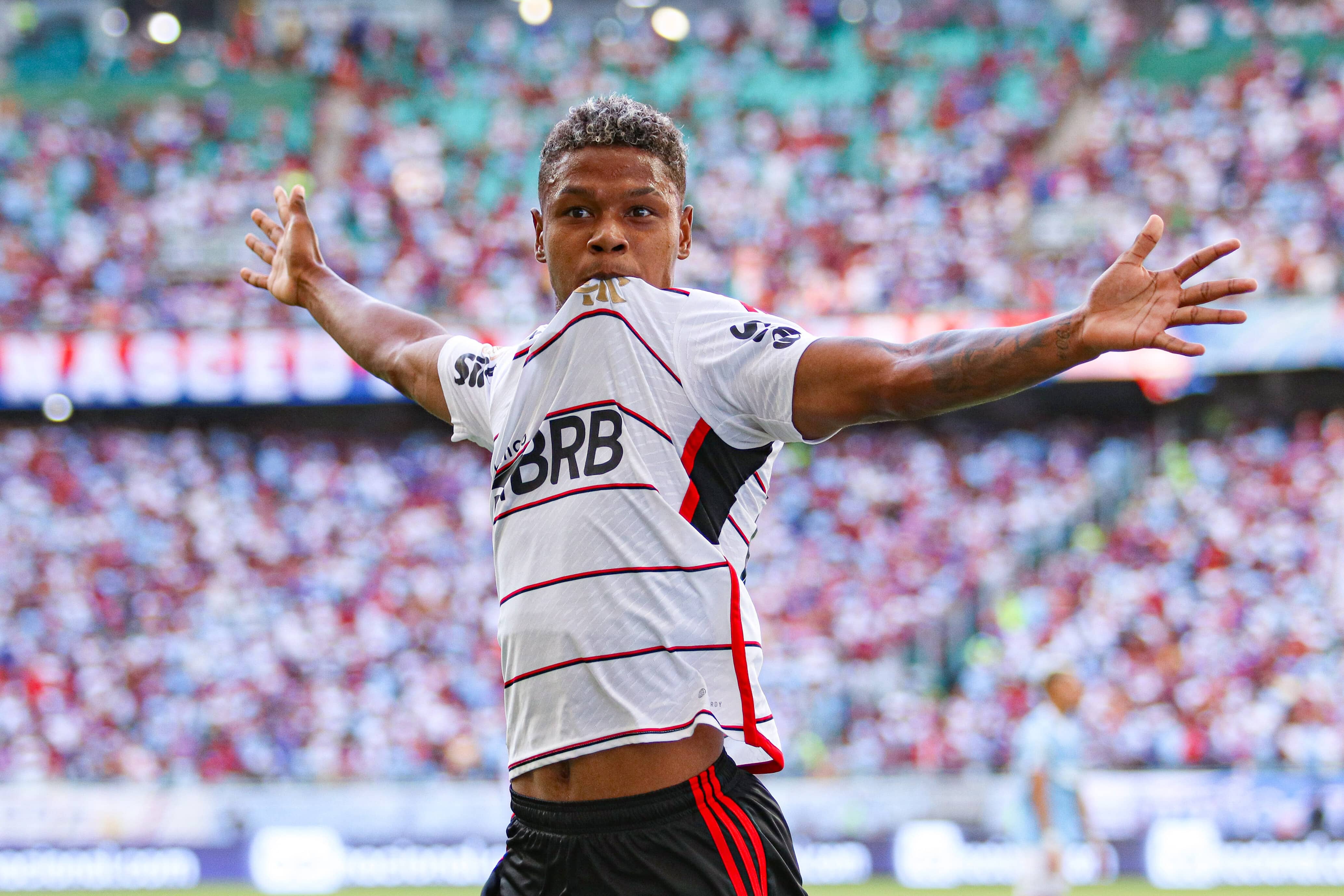 Matheus Fran&ccedil;a comemora gol marcado em vit&oacute;ria contra o Bahia (Foto: PGG/Icon Sport)