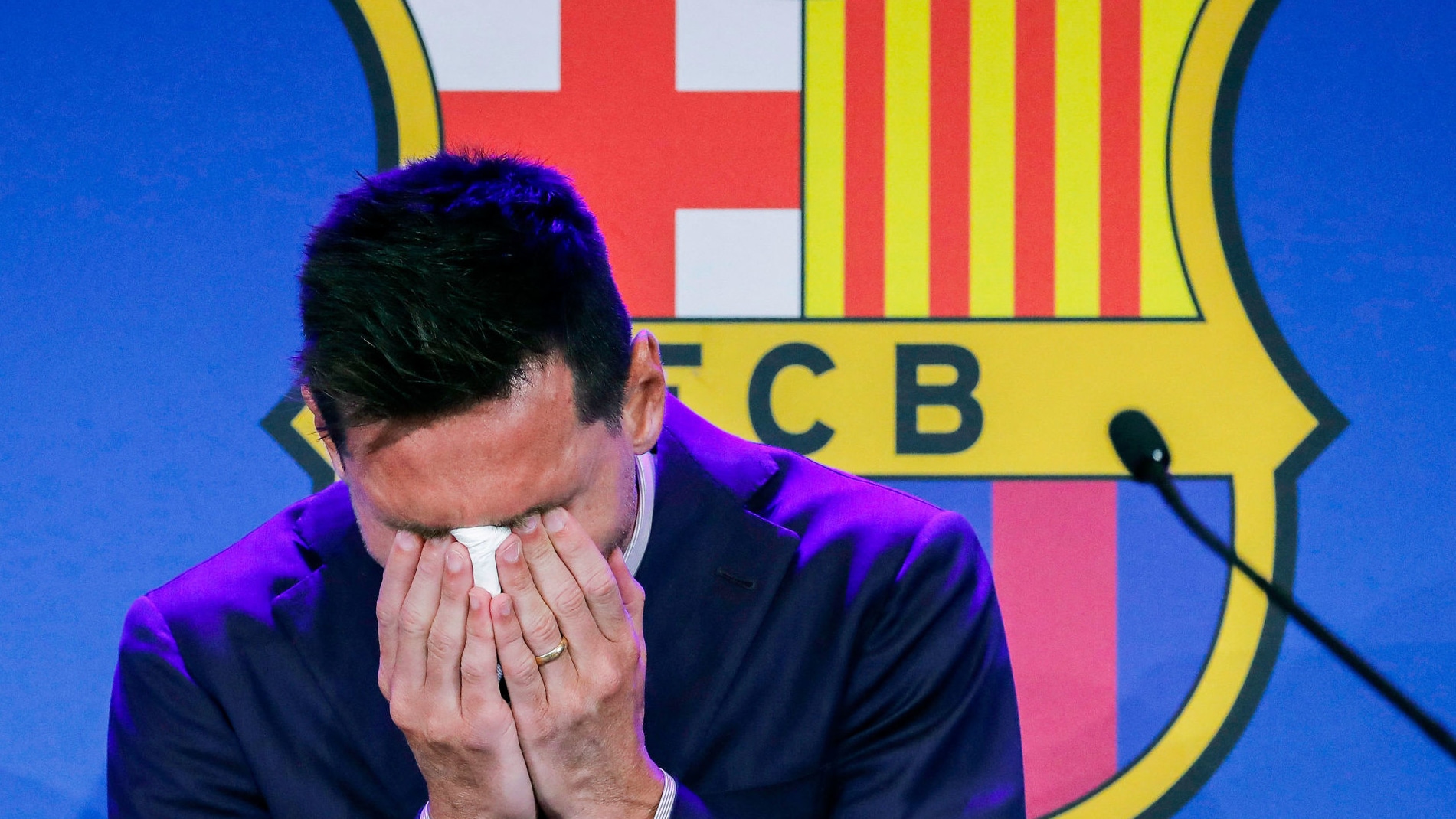 Dono do Inter Miami promete fazer &ldquo;o que estiver ao alcance&rdquo; para Messi ter despedida pelo Bar&ccedil;a