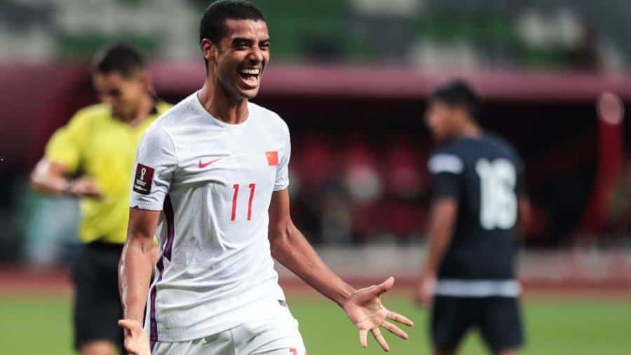 Alan comemora gol pela seleção da China; atacante quer jogar Copa do Mundo - Photo by Icon sport