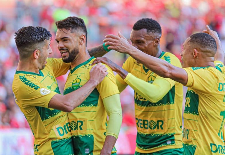 Começou mal, terminou bem: Cuiabá reage e vira contra o Inter no Beira-Rio