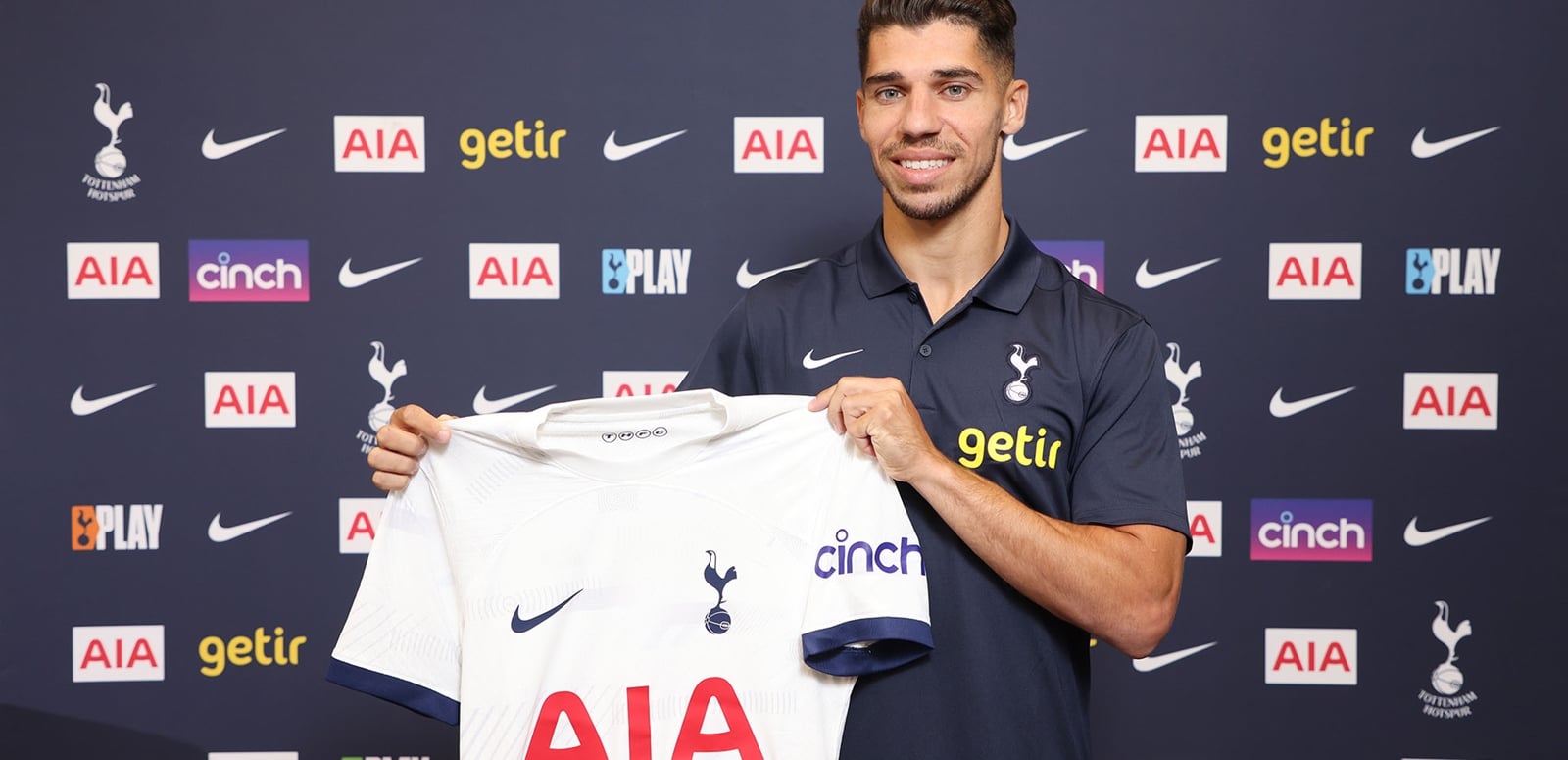 Tottenham encorpa o seu ataque ao levar Solomon ao fim do contrato