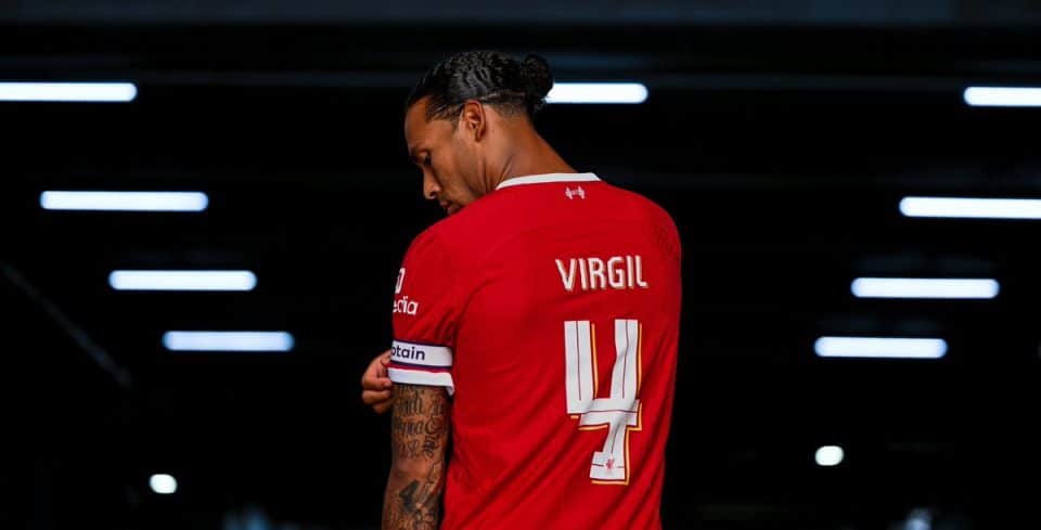 Van Dijk terá a missão de ser o capitão do Liverpool em meio à atual transição